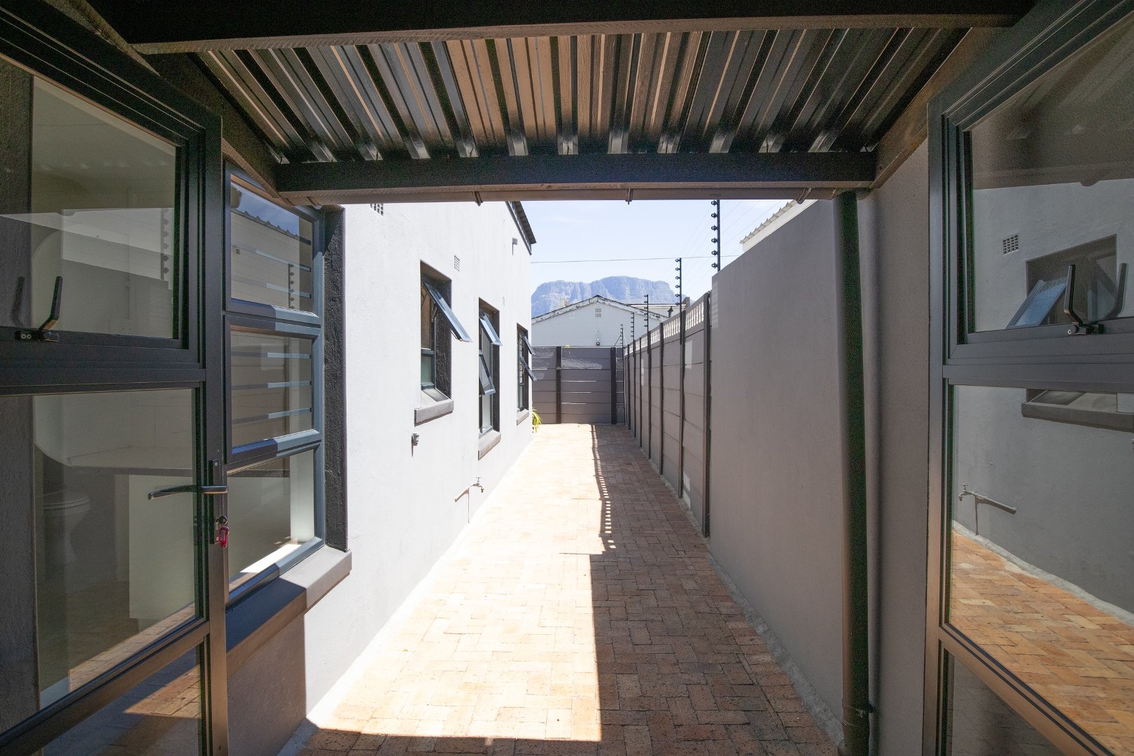 To Let 1 Bedroom Property for Rent in Lansdowne Western Cape